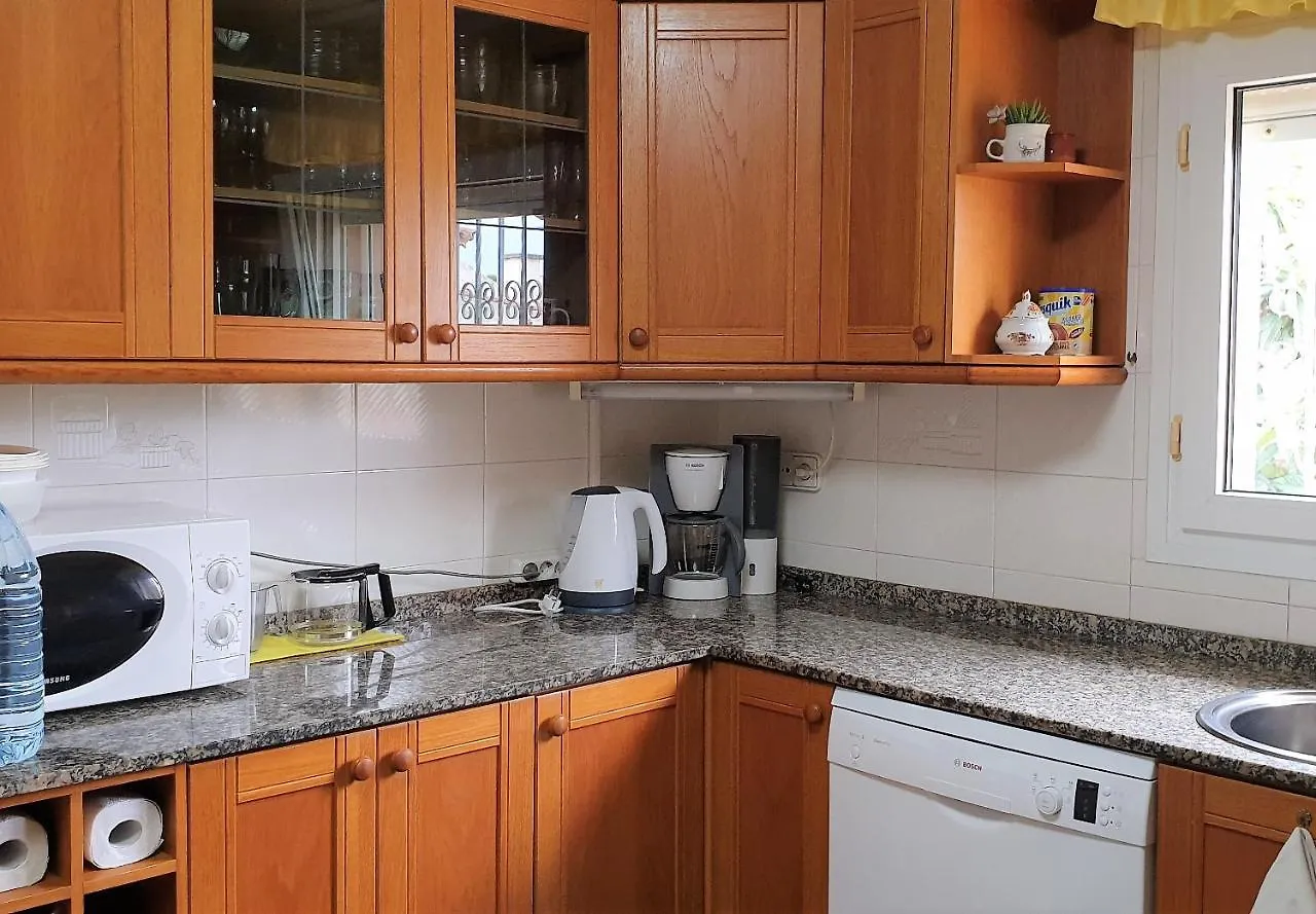 Villa Aquamarina: Mediterranean Getaway with Garden and Sea Proximity Miami Playa Spain