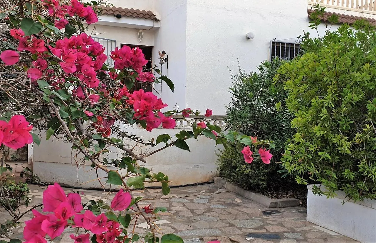 Villa Aquamarina: Mediterranean Getaway with Garden and Sea Proximity Miami Playa