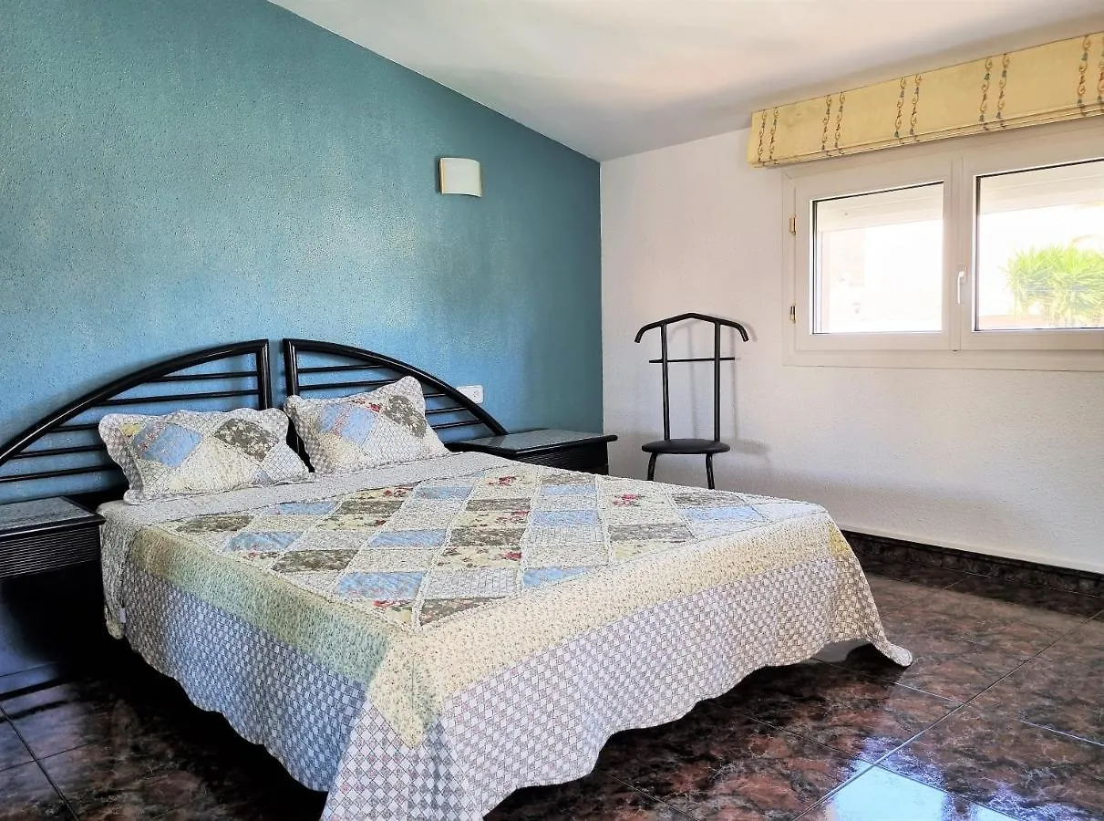 Villa Aquamarina: Mediterranean Getaway with Garden and Sea Proximity Miami Playa