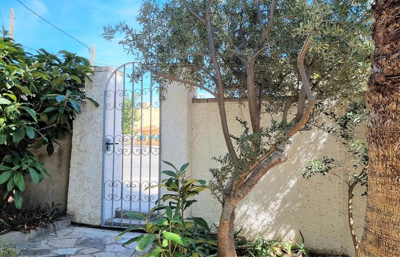 Villa Aquamarina: Mediterranean Getaway with Garden and Sea Proximity Miami Playa Spain